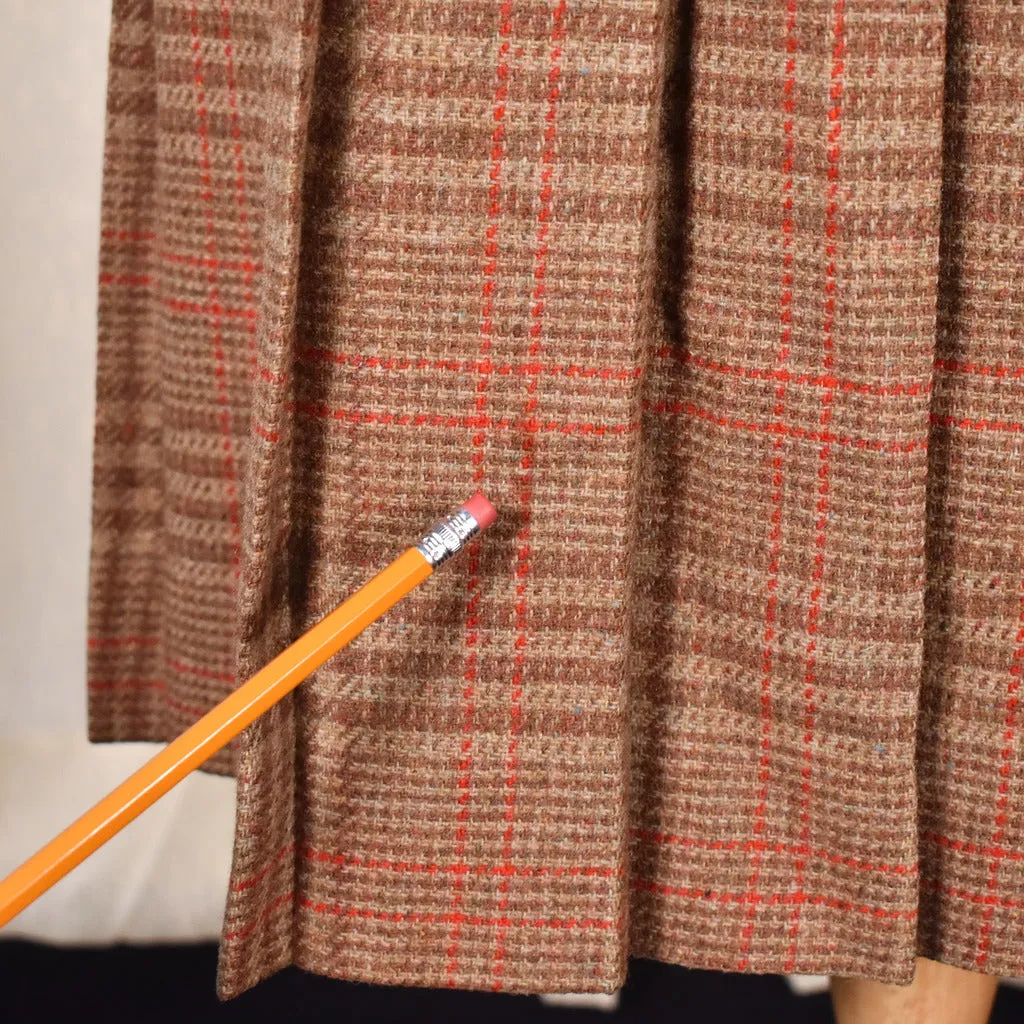 1950s Vintage Tan & Red Pleated Skirt